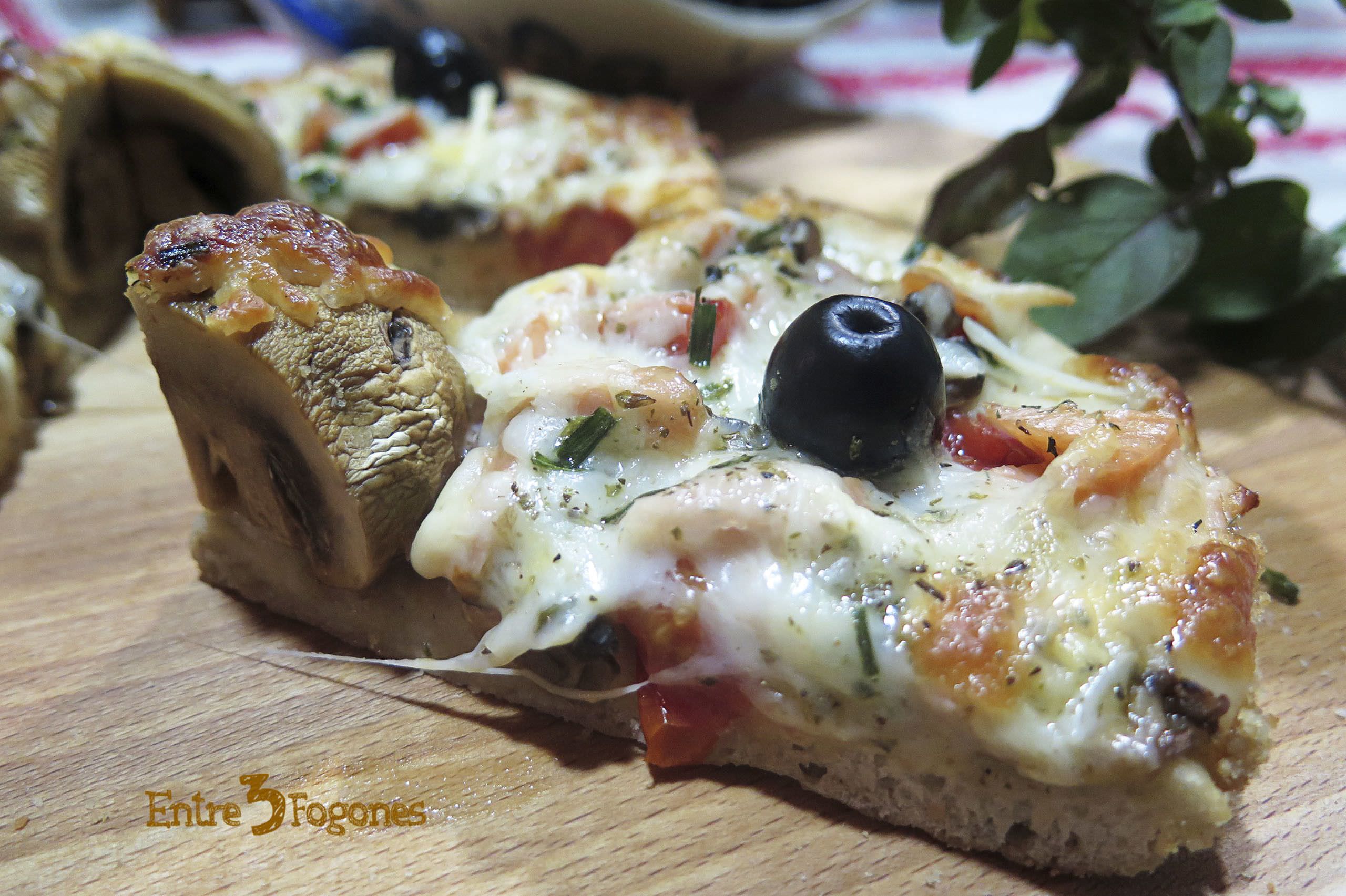 Focaccia con Salmón Marinado y Champiñones
