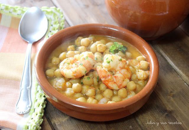garbanzos con langostinos 