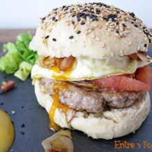 Hamburguesa de Ternera Lechal con Pan Casero al Sésamo