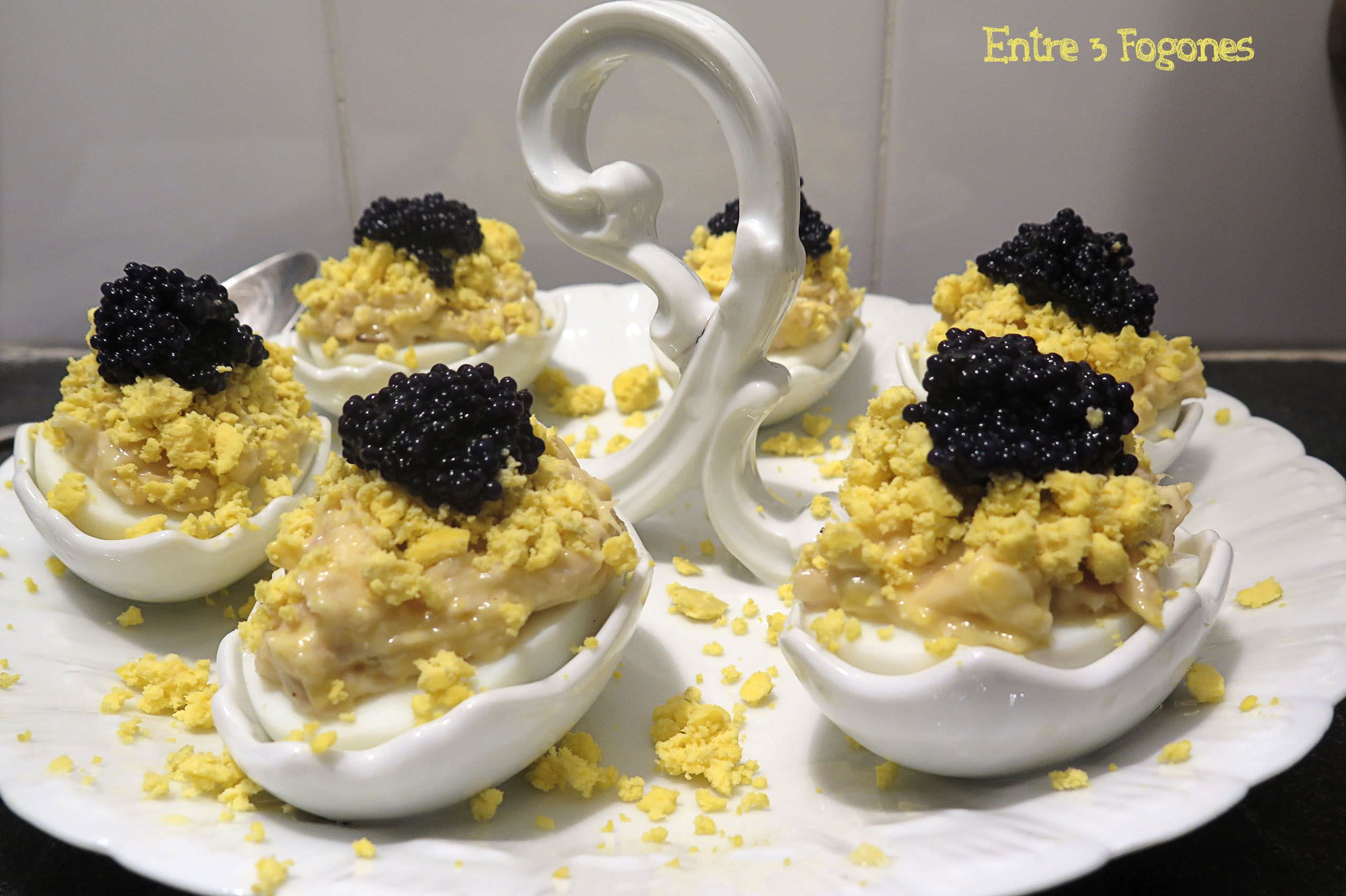 Huevos Rellenos de Bonito del Norte y Huevas de Lumpo
