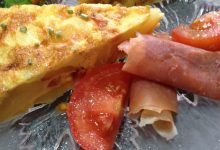 Tortilla de bacon y tortilla de manzana