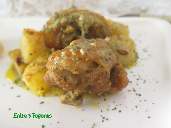 Asado de Pollo con Almendras Asado de Pollo con Almendras