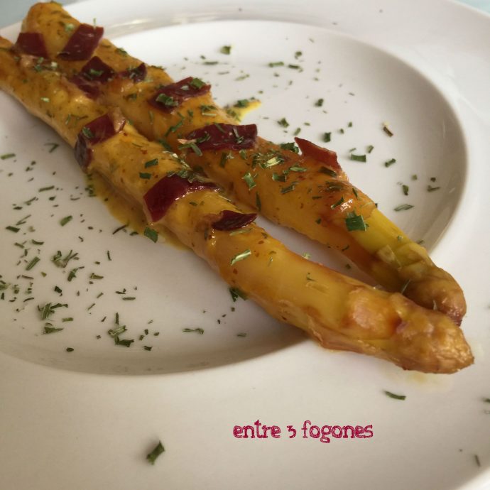 Espárragos blancos en salsa