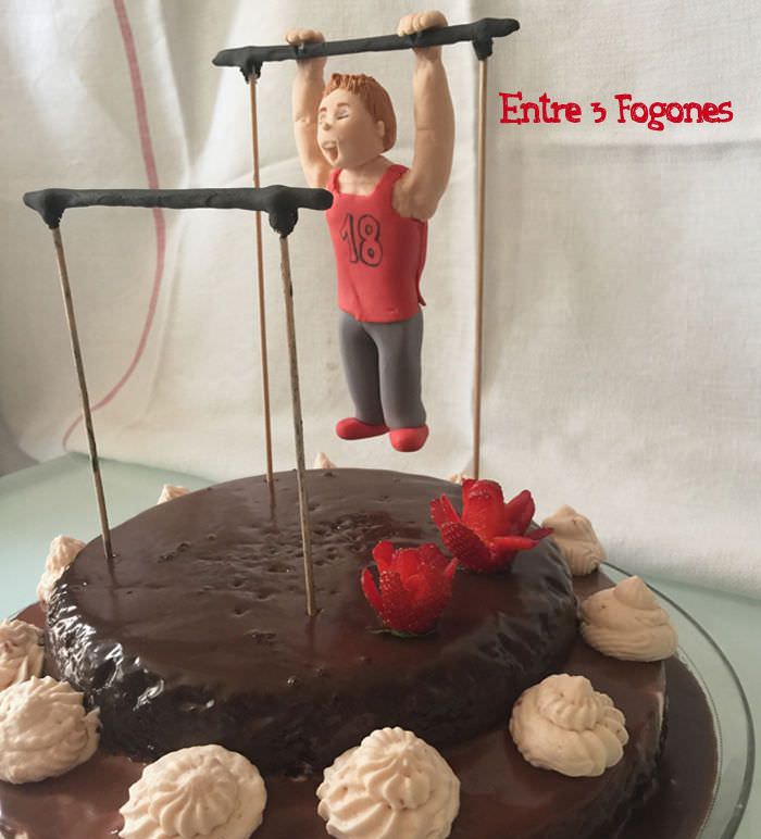 Tarta de Chocolate con Crema de Fresas