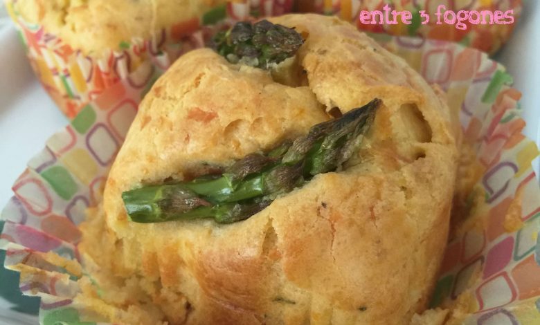 Muffins de espárragos y tomates secos