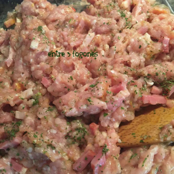 Espaguetis con albóndigas de pollo