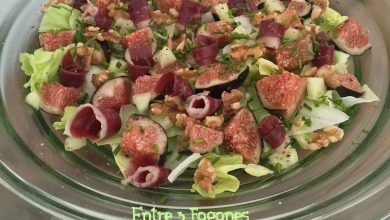 Ensalada de lechuga iceberg con higos violetas y jamón de pato