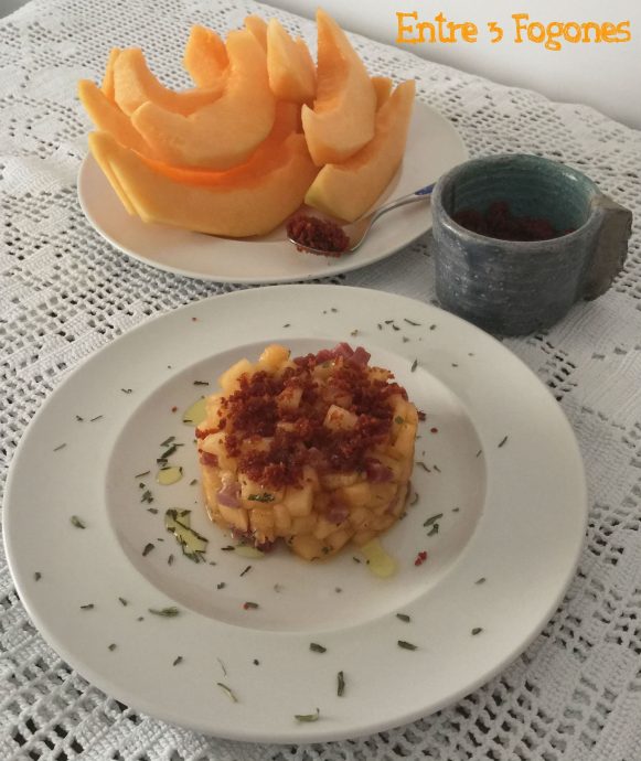 Tartar de Melón con Jamón Serrano y Polov de Jamón