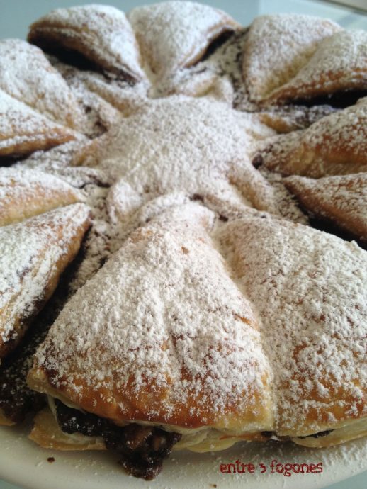 Flor de Hojaldre con Crema de Chocolate