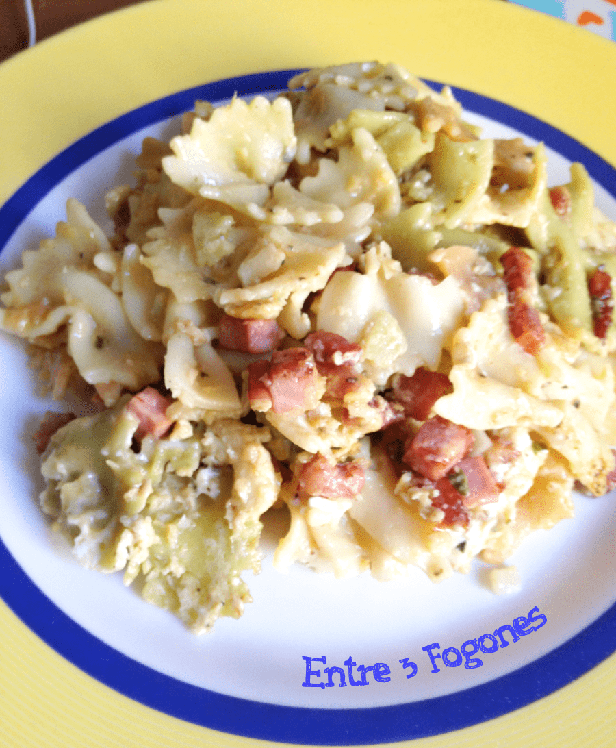 Lacitos de Pasta con Huevo, Jamón York y Bacon