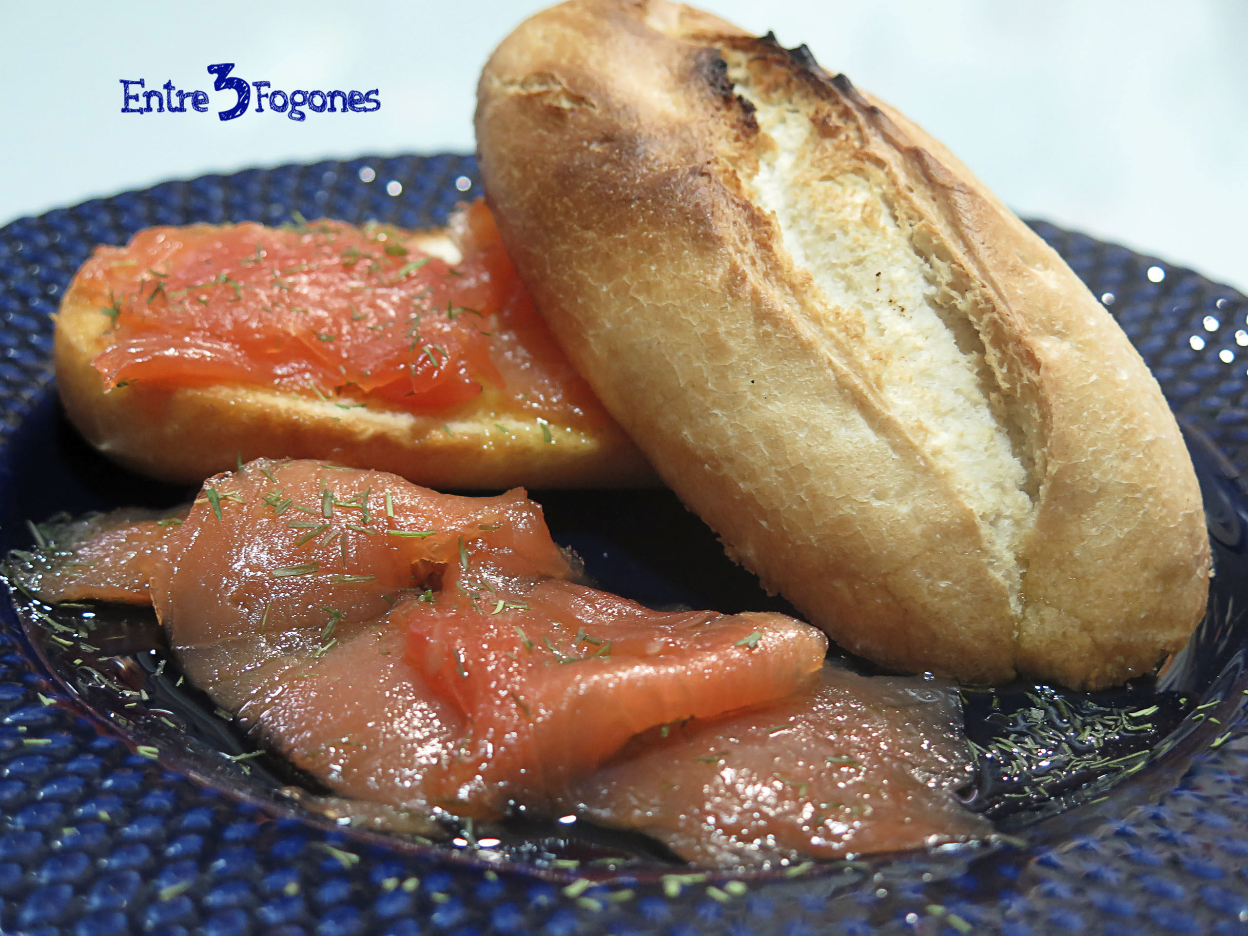 Montadito de Salmón Marinado al Eneldo Montadito de Salmón Marinado al Eneldo