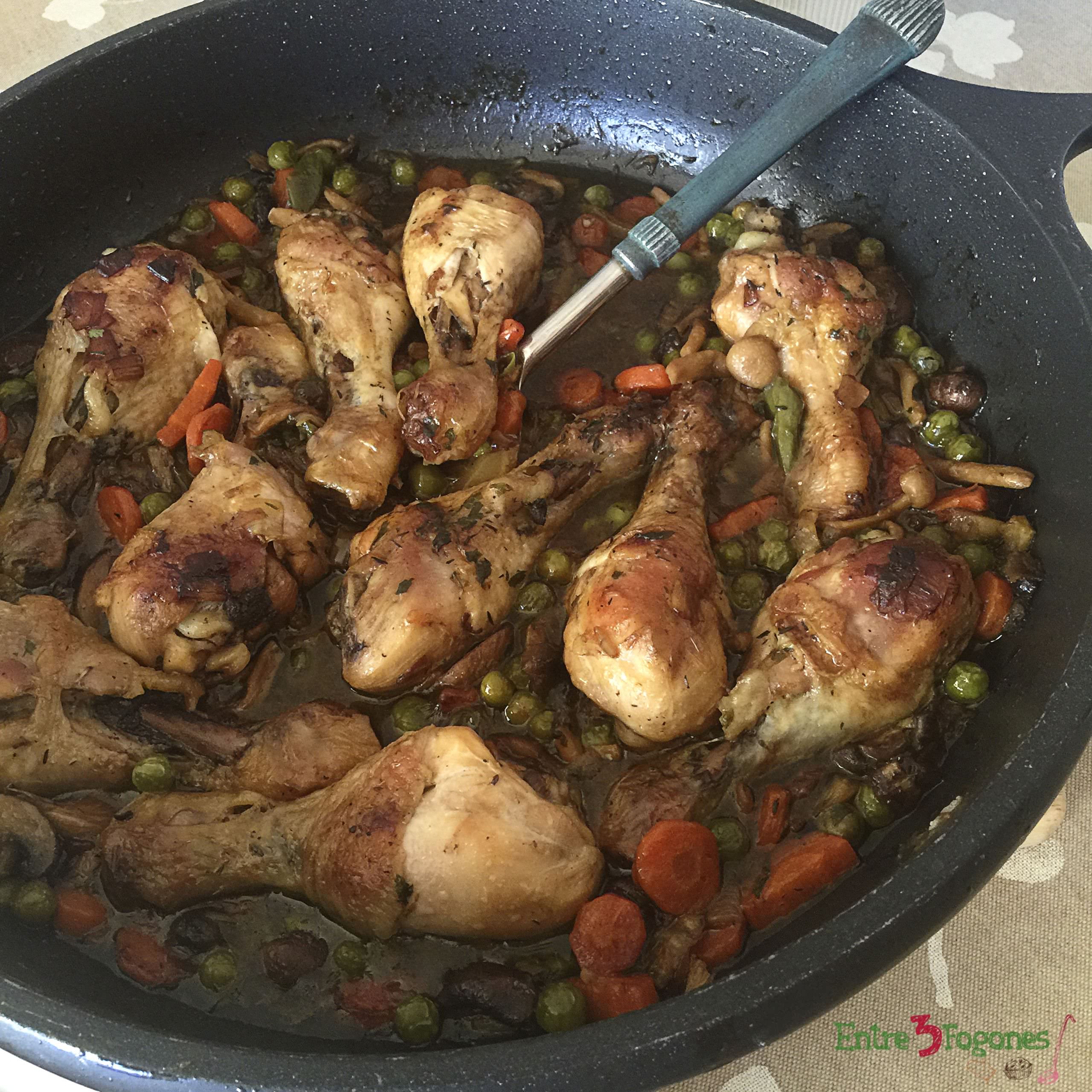 Jamoncitos de Pollo con Verduras a la Cerveza Negra Jamoncitos de Pollo con Verduras a la Cerveza Negra