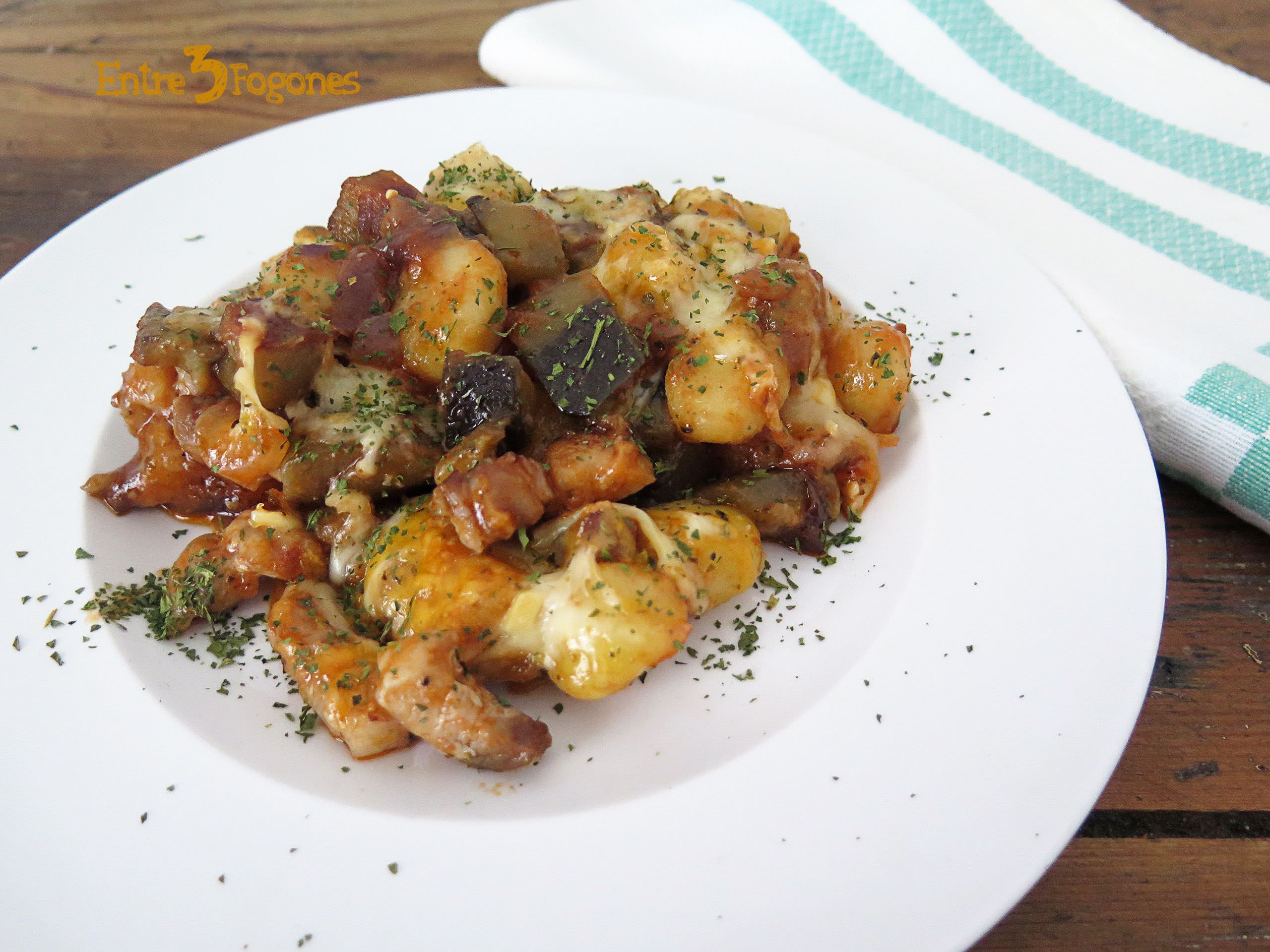 Ñoquis con Berenjena, Panceta Fresca y Queso