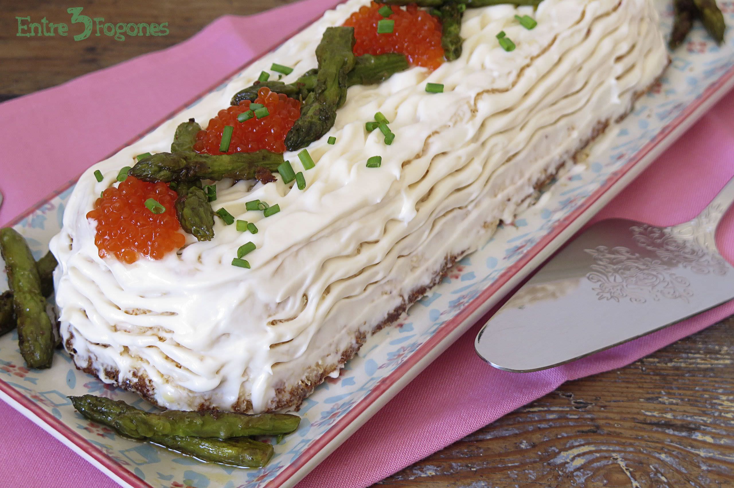 Pastel de Gambas con Salmón y Espárragos Verdes