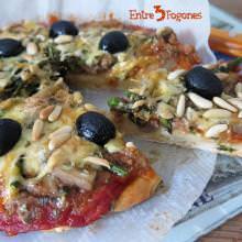 Pizza Boloñesa con Setas y Espárragos Verdes