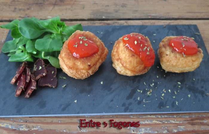 Bolas de Yuca Rellenas de Tasajo
