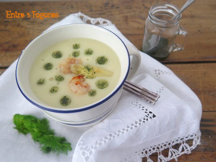 Crema de Espárragos Blancos con Gambas