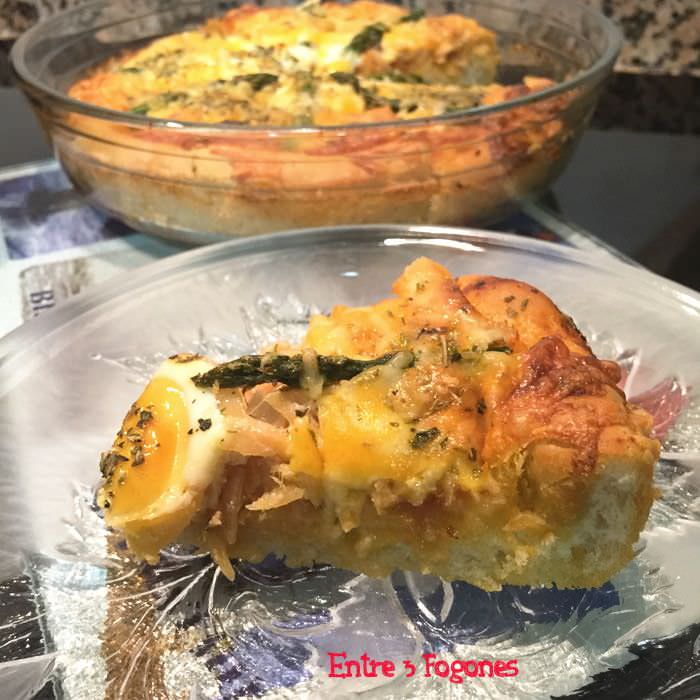 Pizza de Salmón con Espárragos y Huevo