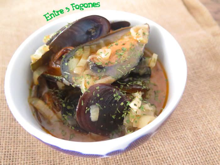 Mejillones en Salsa de Pimentón y Échalote