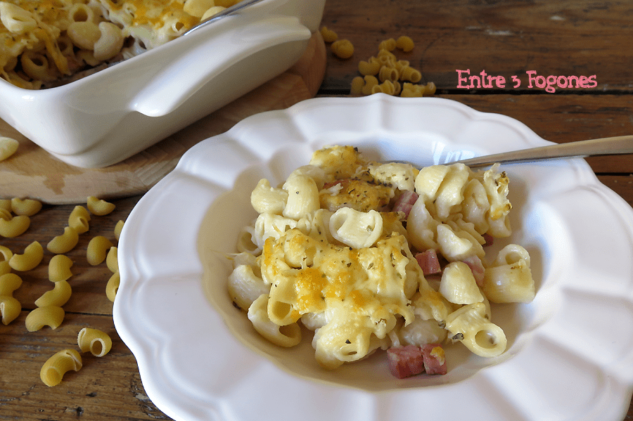 Caracolas de Pasta con Jamón York y Bechamel
