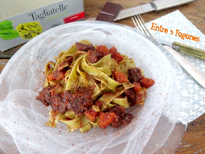 Tagliatelle de espinacas en salsa con ternera gallega