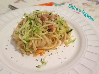 Tallarines con Pollo, Calabacín Rallado y Jamón York