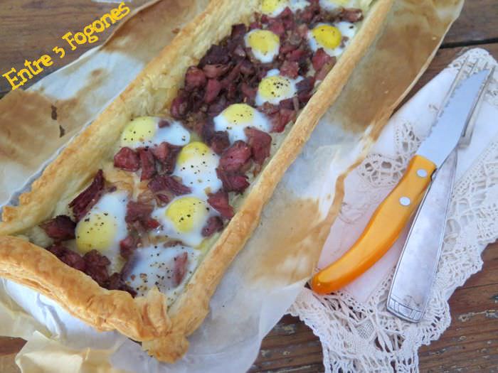 Tarta de Hojaldre con Lacón y Huevos de Codorniz