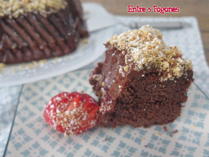 Bundt Cake de Chocolate Relleno de Mermelada de Fresa