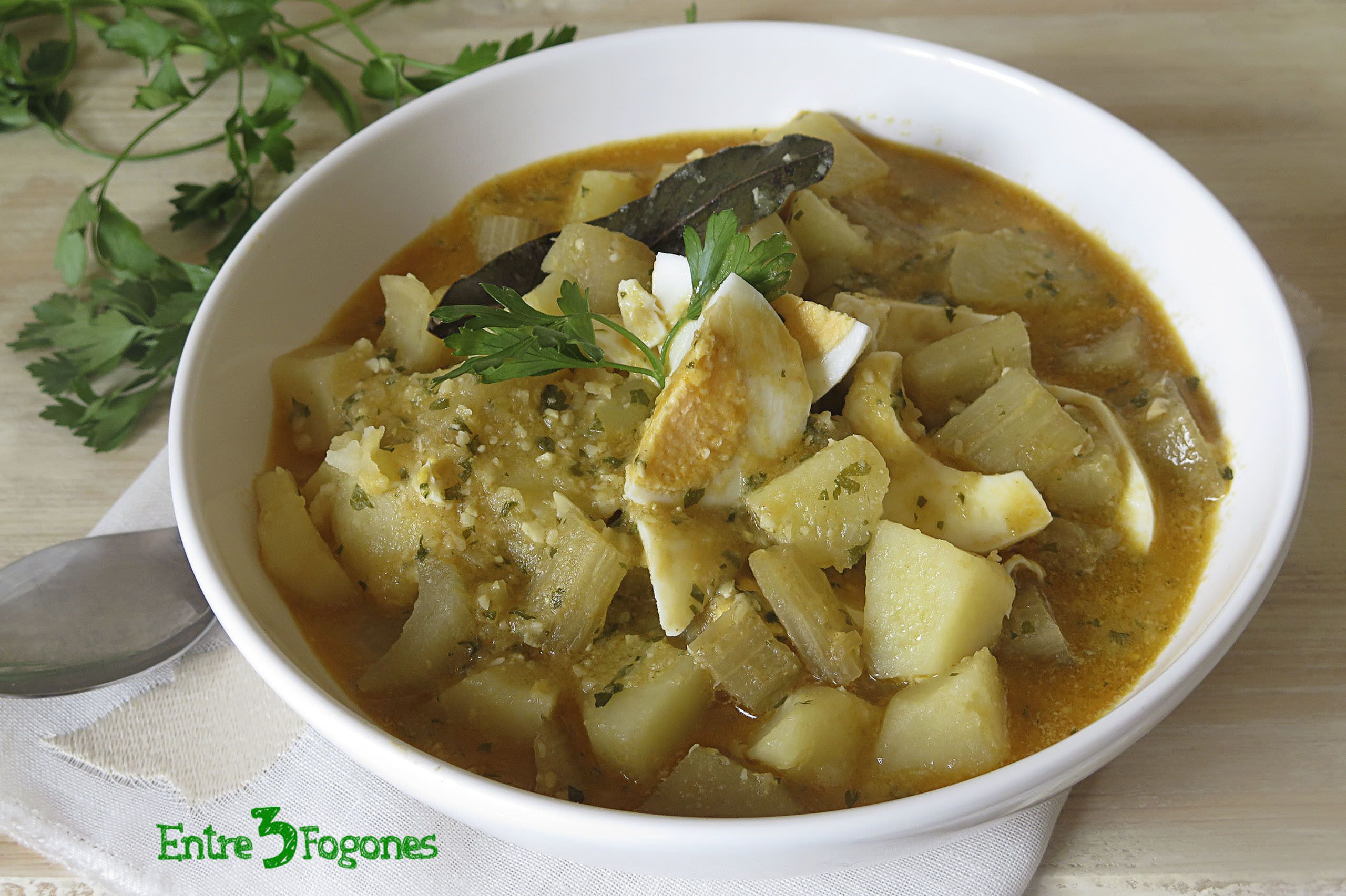 Receta Caldo de Patatas con Cardo y Huevo Cocido