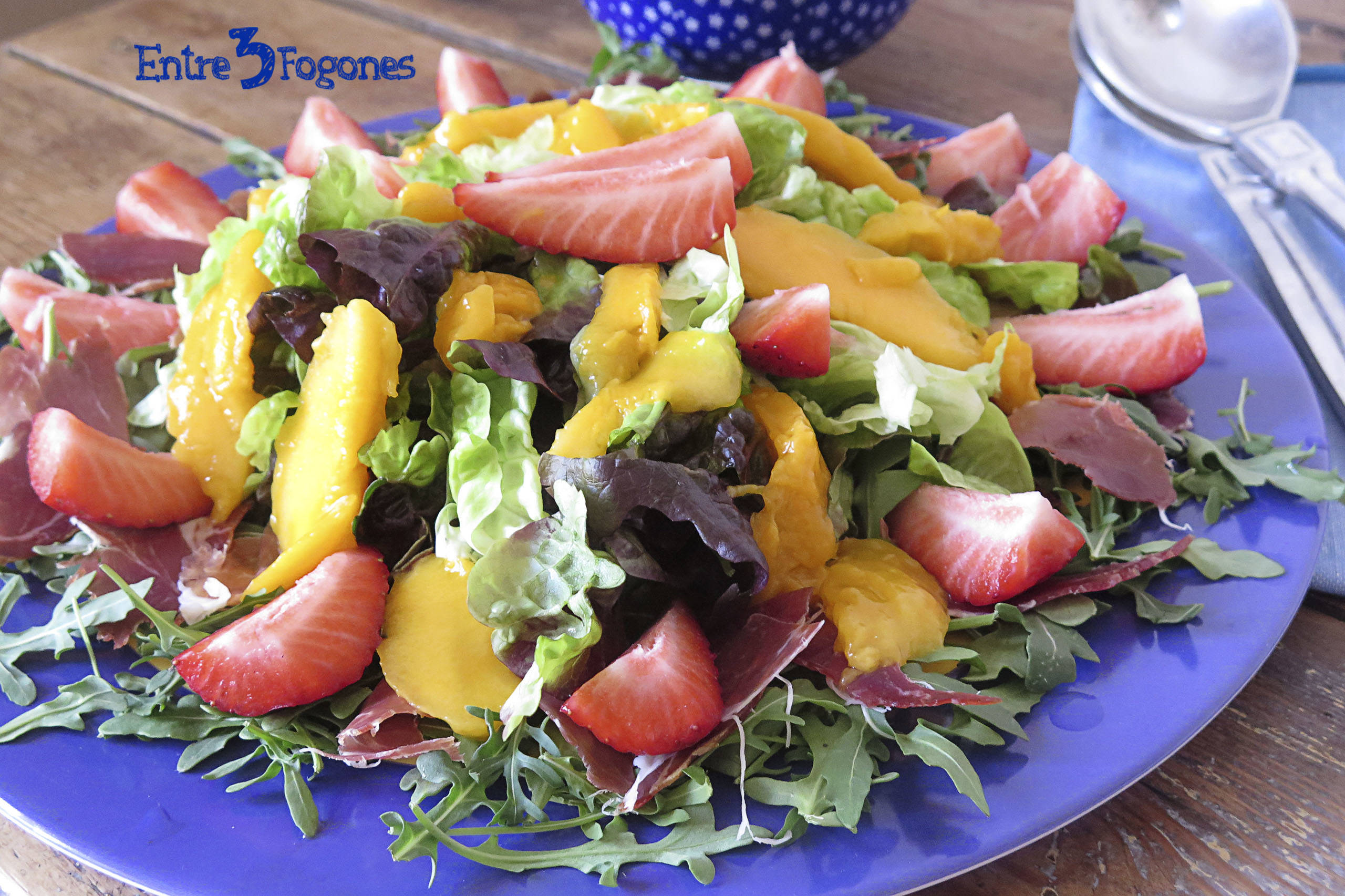 Receta Ensalada de Mango y Fresas con Rúcula y Jamón Serrano