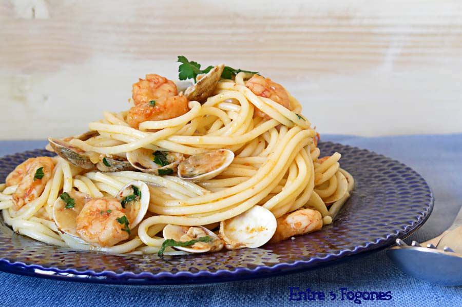Receta Espaguetis con Gambas y Almejas