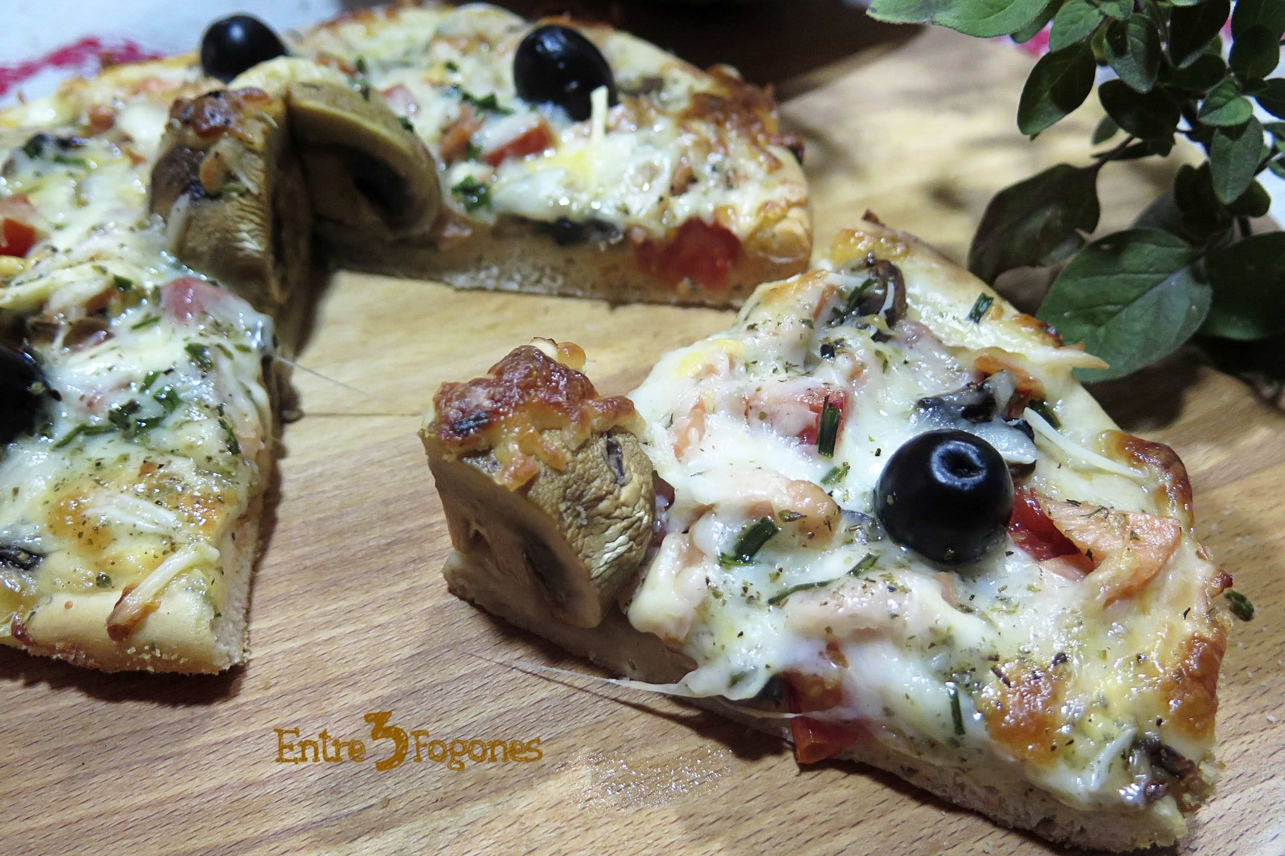 Receta Focaccia con Salmón Marinado y Champiñones