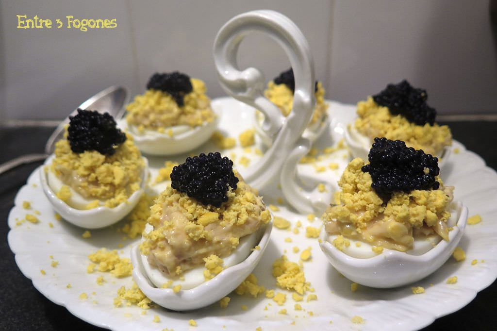 Receta Huevos Rellenos de Bonito del Norte y Huevas de Lumpo