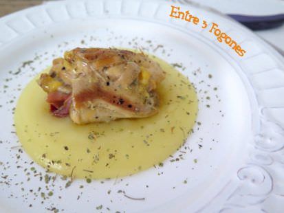 Receta Jamoncitos de Pollo Rellenos de Jamón Serrano sobre Puré de Patata