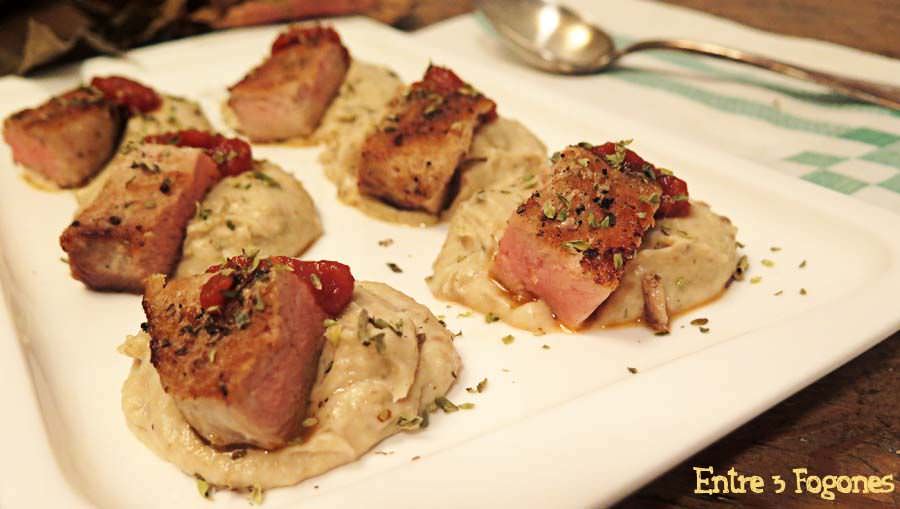 Receta Montadiro de Cerdo Ibérico sobre Puré de Pan al Orégano