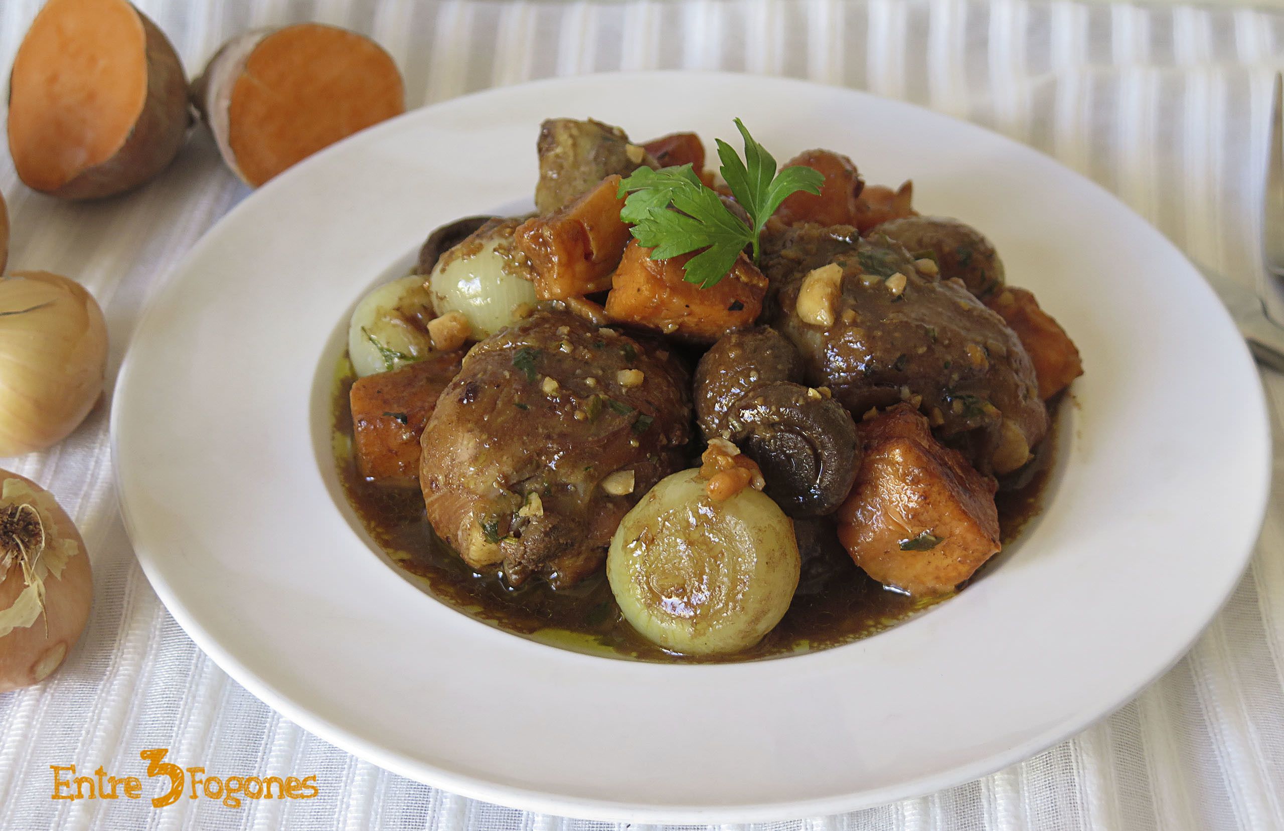 Receta Muslos de Pollo en Salsa con Batata y Chocolate Receta Muslos de Pollo en Salsa con Batata y Chocolate