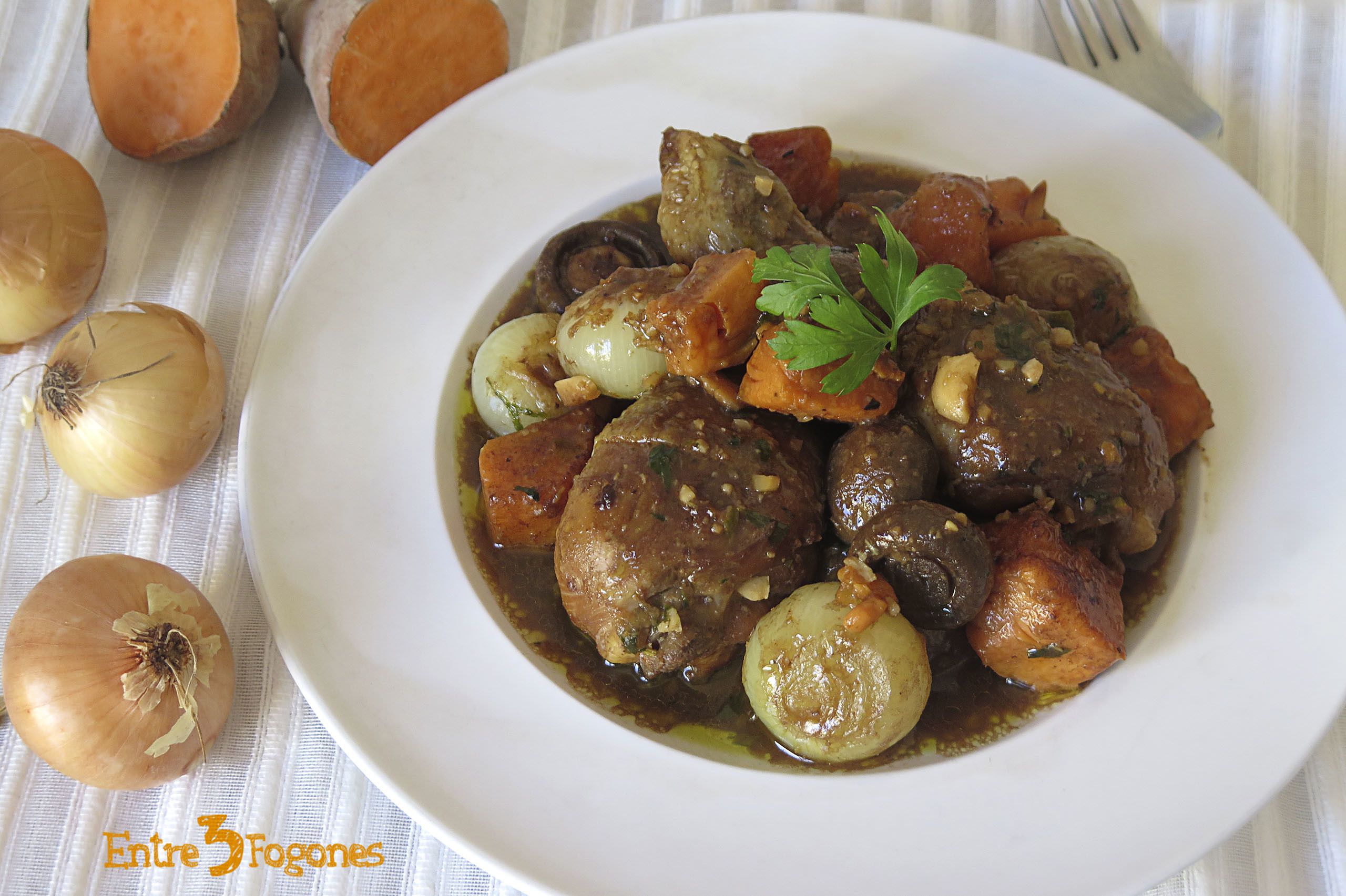 Receta Muslos de Pollo en Salsa con Batata y Chocolate Receta Muslos de Pollo en Salsa con Batata y Chocolate