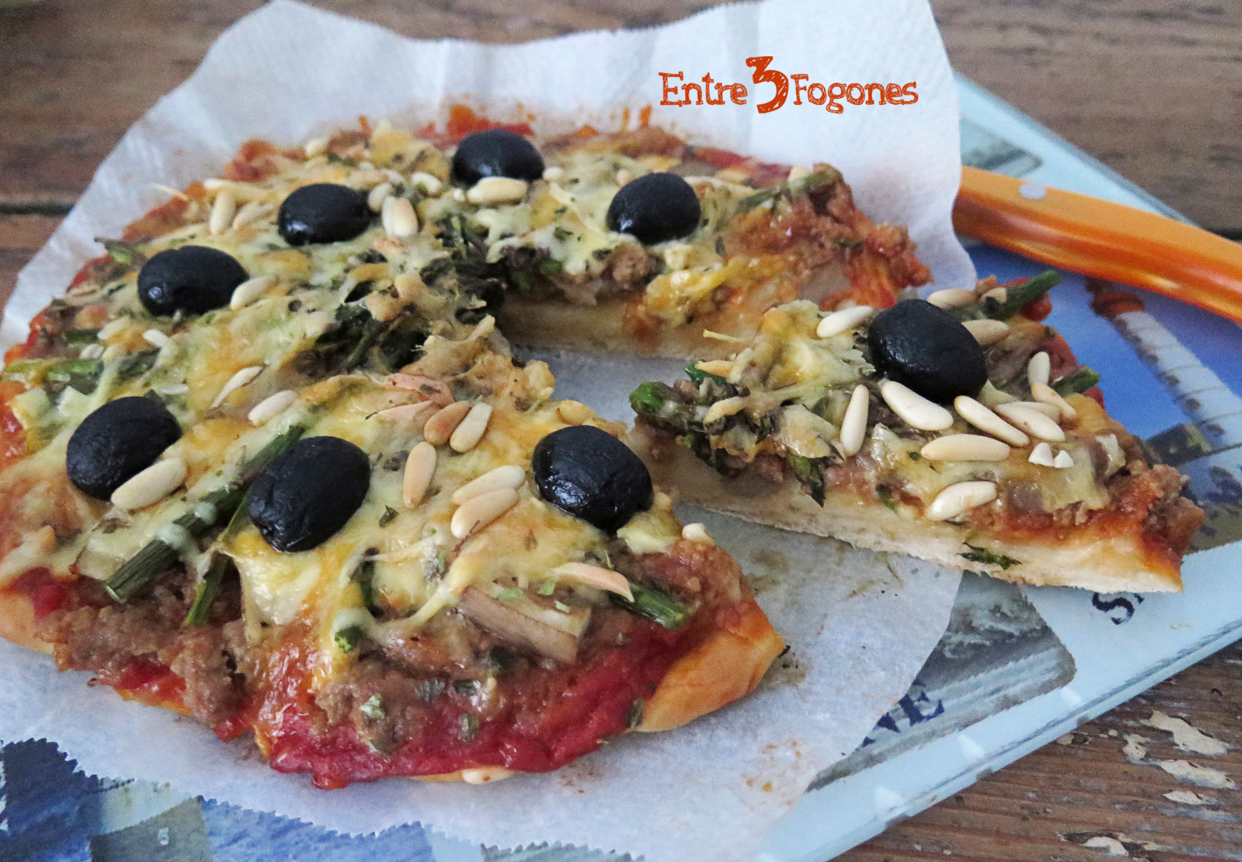 Receta Pizza Boloñesa con Setas y Espárragos Verdes