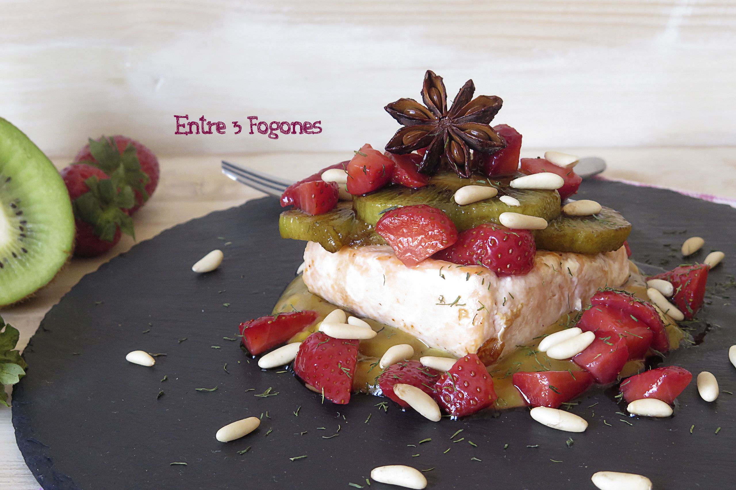 Receta Salmón a la Plancha y Kiwi con Vinagreta de Mostaza y Fresas