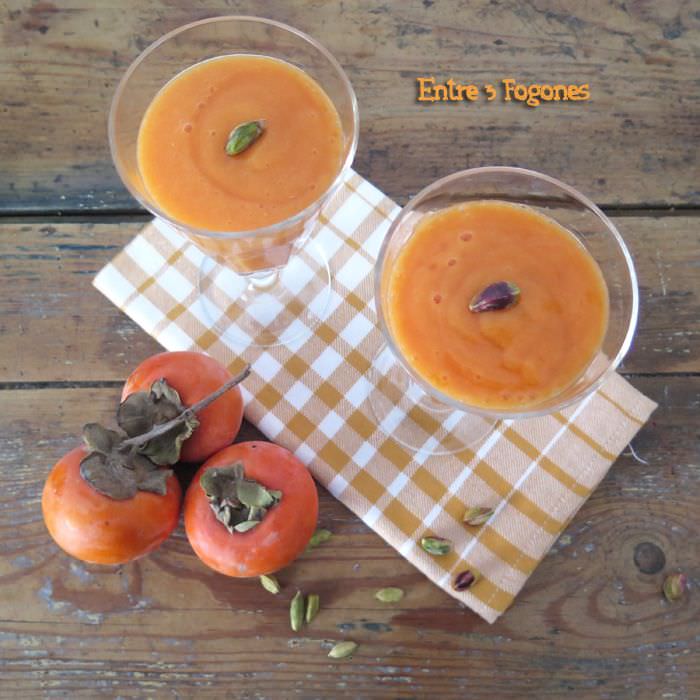 Receta Smoothie de Caqui y Mandarina con Pistachos