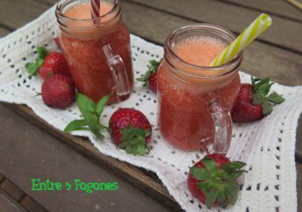 Receta Smoothie Fresas y Albahaca Receta Smoothie Fresas y Albahaca