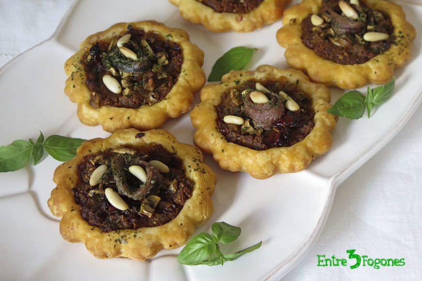 Receta Tartaletas de Hojaldre Rellenas de Champiñones y Pesto Rojo