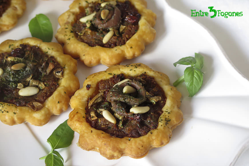 Receta Tartaletas de Hojaldre Rellenas de Champiñones y Pesto Rojo