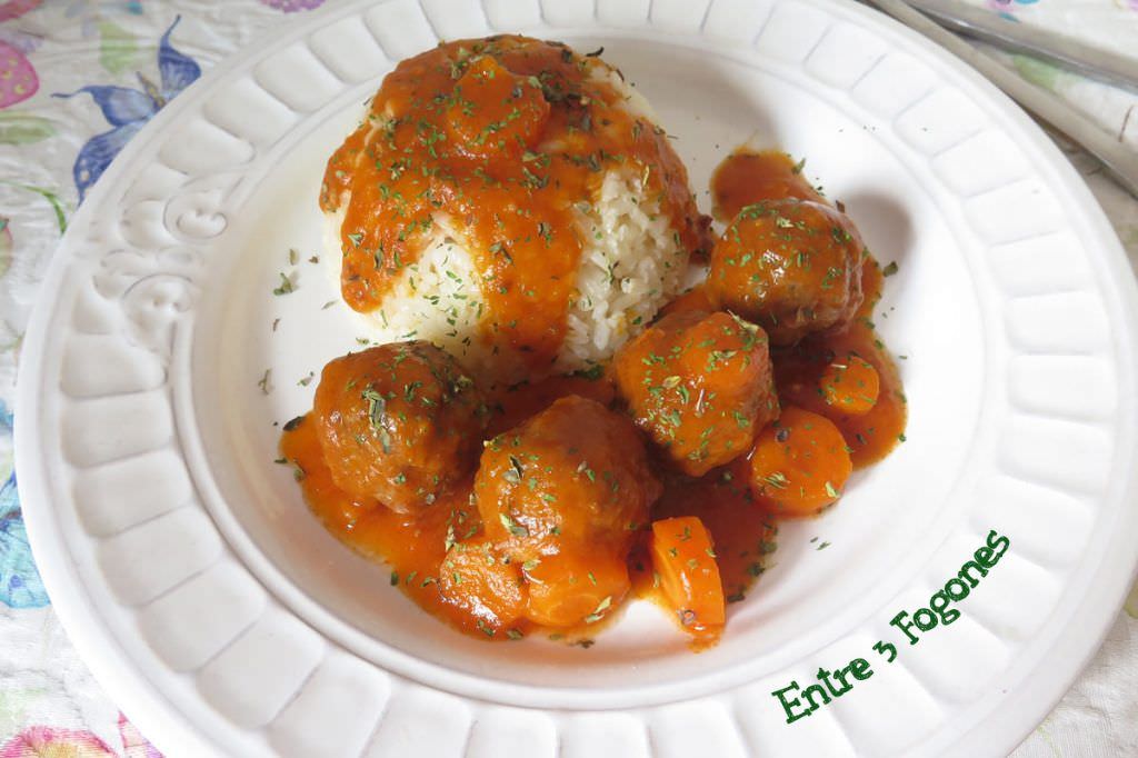 Receta Albóndigas en Salsa de Verdura con Arroz
