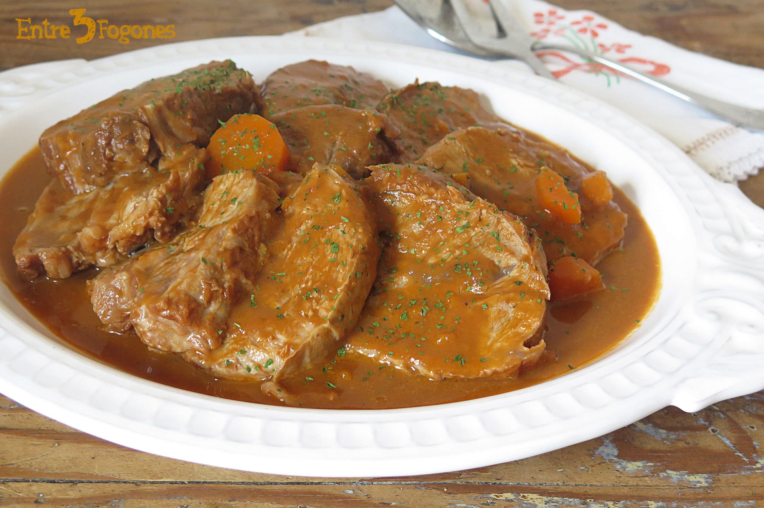 Redondo de Ternera en Salsa de Manzana, Zanahoria y Chocolate