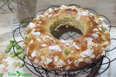 Roscón de Reyes con Fruta Deshidratada Roscón de Reyes con Fruta Deshidratada