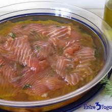 Salmón Marinado al Eneldo