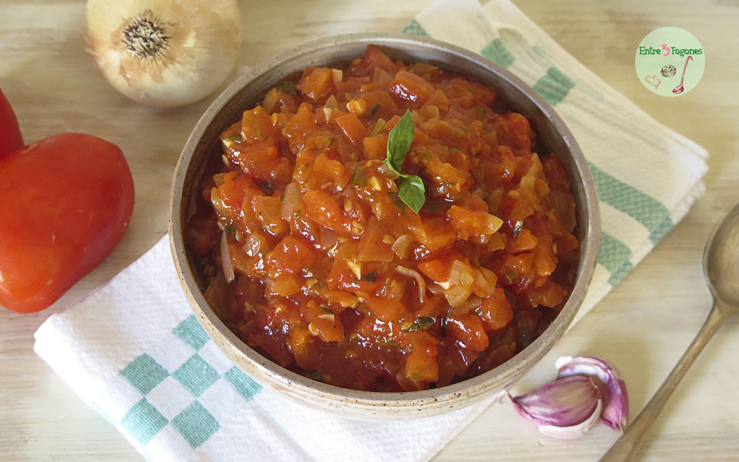 Salsa de Tomate Casera con Hierbas Aromáticas