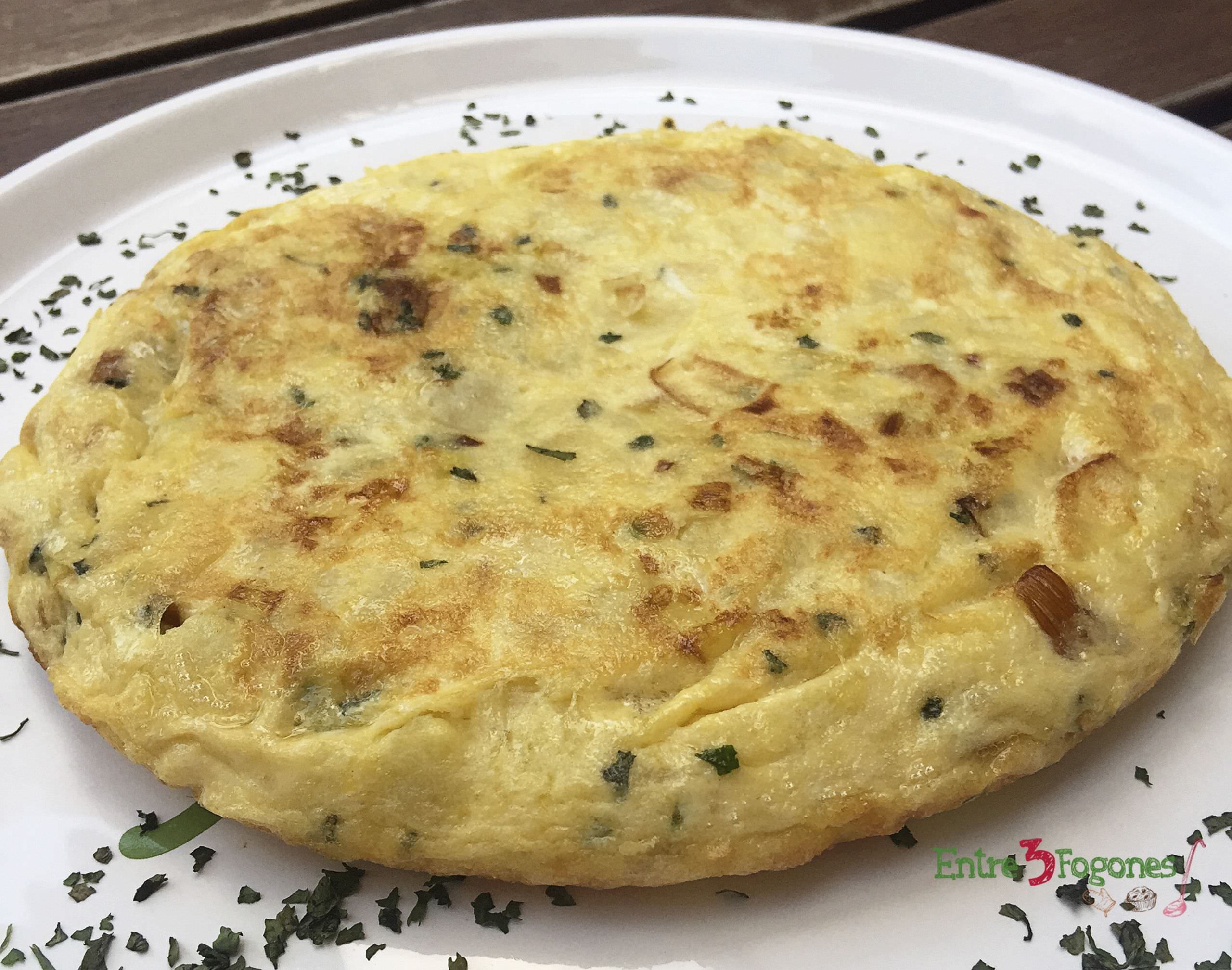 Tortilla de Patatas con Puerros al Cilantro